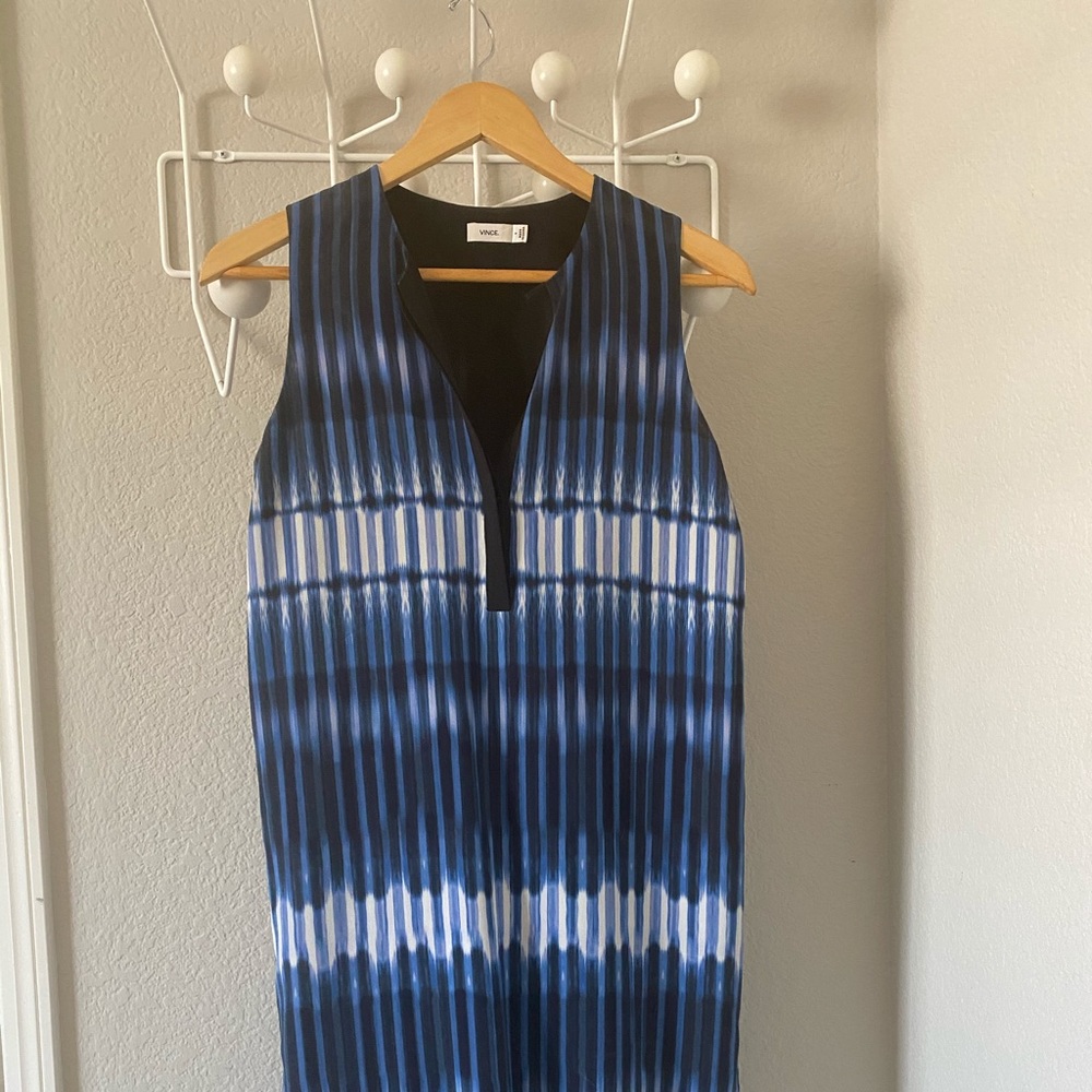 Silk patterned sheath w/black lining/trim